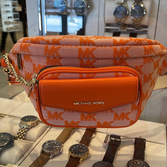 MICHAEL KORS
Maisie Large Logo 2-in-1 Sling Waist Fanny Pack Crossbody 
Poppy - Picture 5 of 16